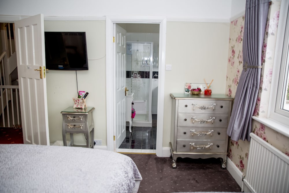 Bay Tree House B B 9/36