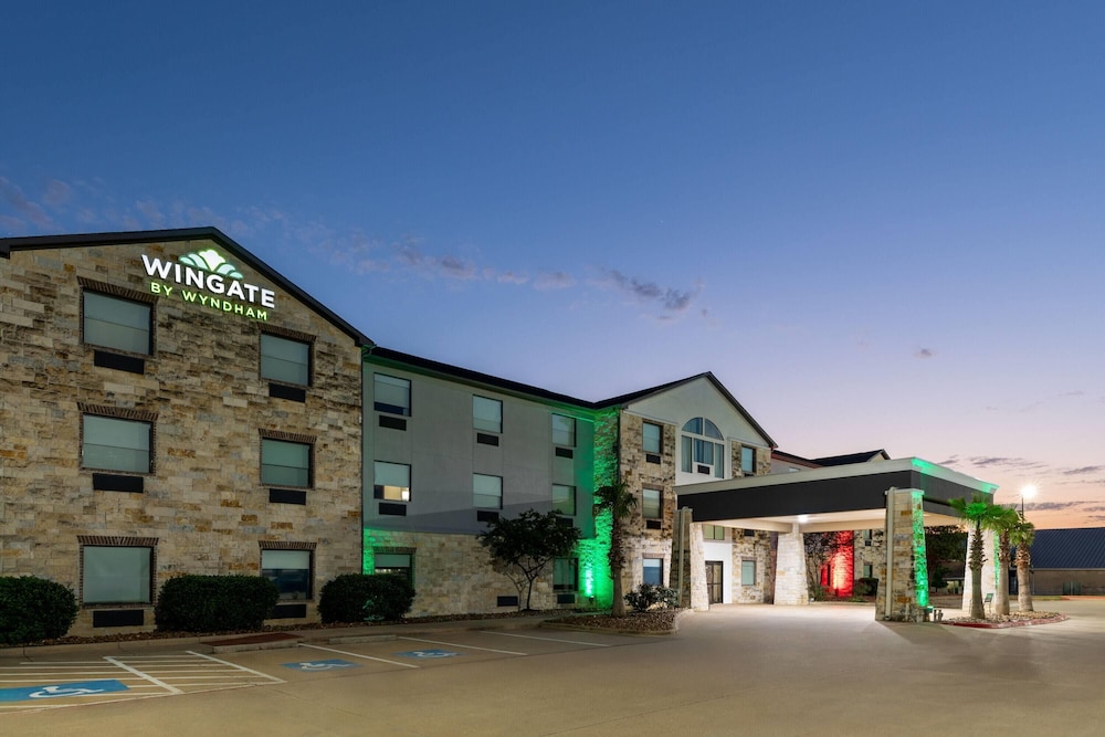Wingate by Wyndham College Station TX 3/58