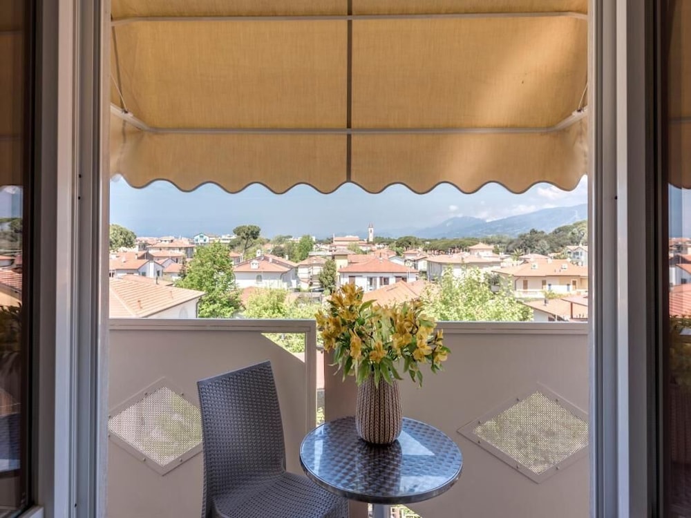 Hotel Azzurra 10/50