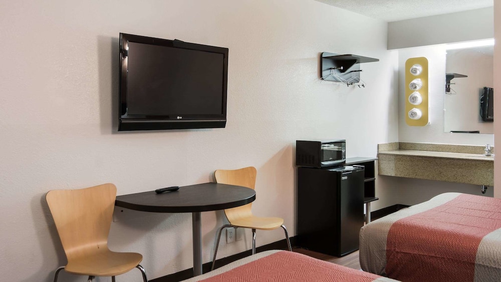Motel6 Richmond, VA - Midlothian Turnpike 37/46
