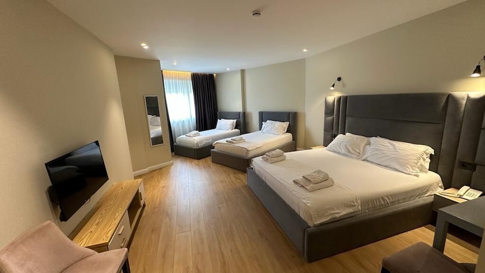 Granda Hotel 9/34