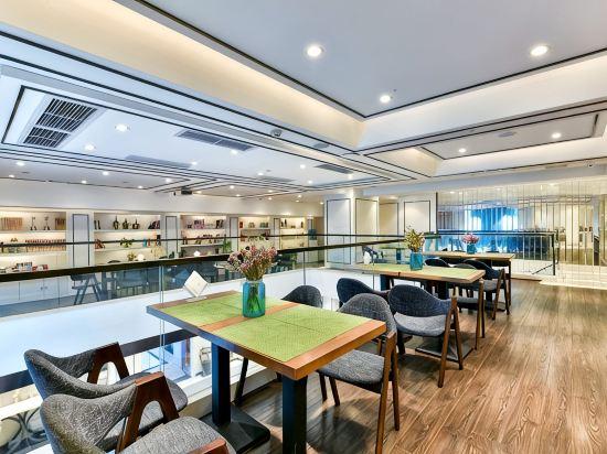 Xana Hotelle (Chengdu East Railway Station Kaide Plaza) 45/50