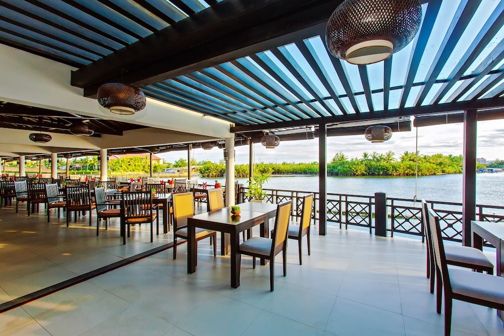 Hoi An Beach Resort 49/70