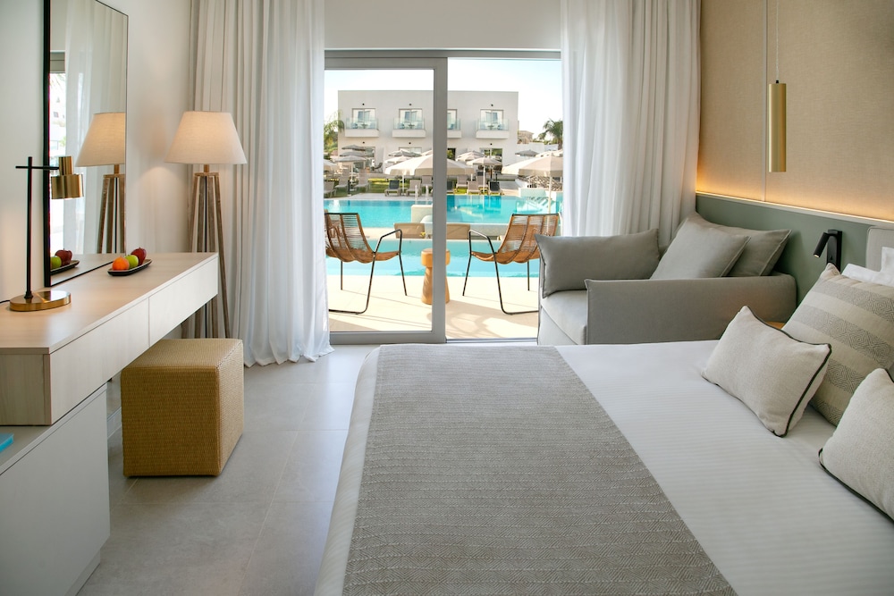 Atlantica Aqua Blue Hotel 10/50