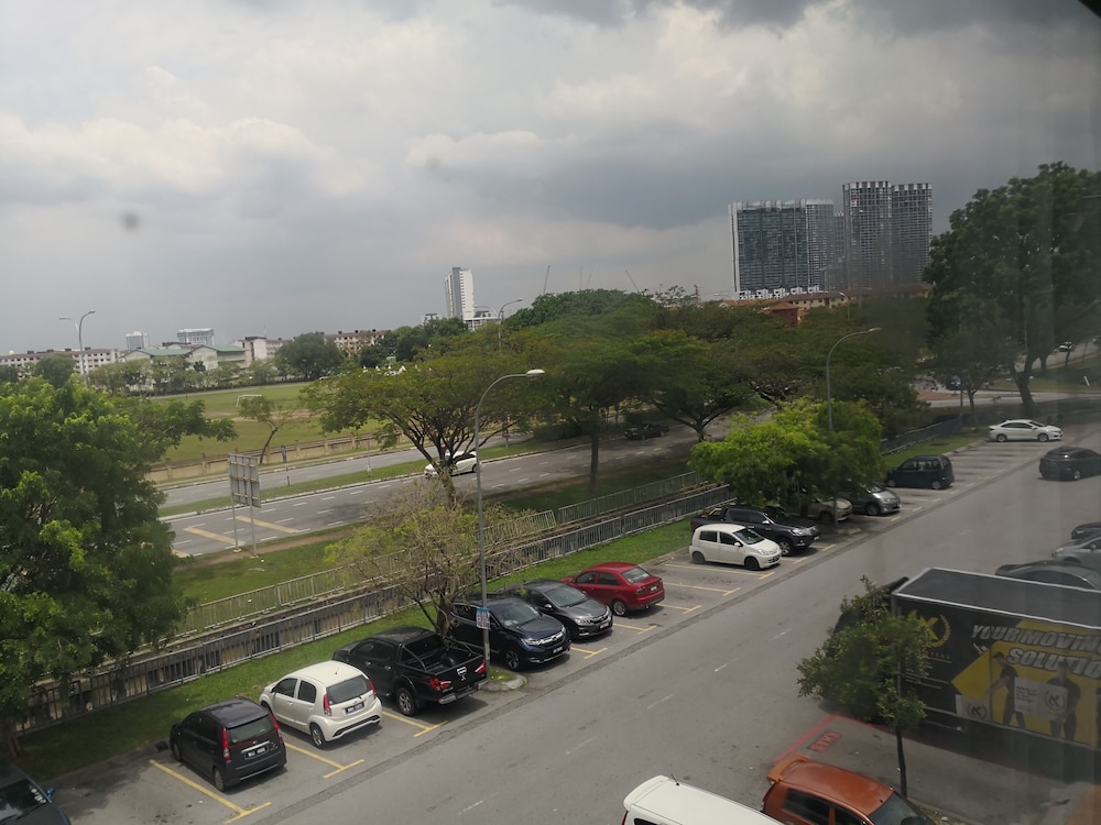 Kristal Inn Hotel 51/55