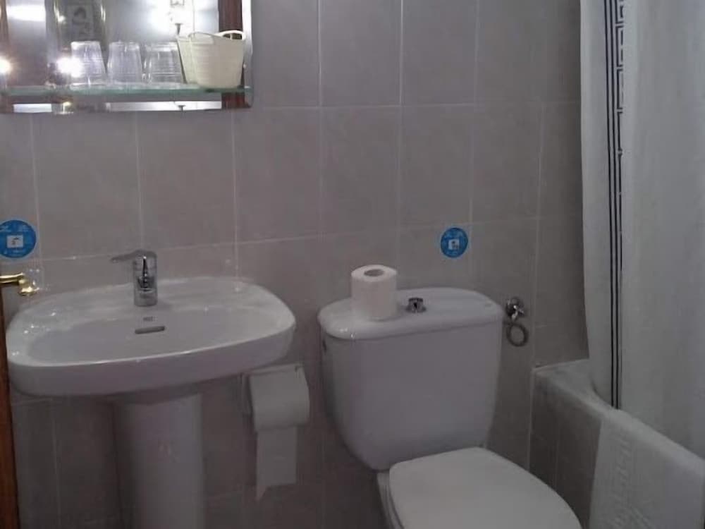 Hostal Esmeralda 36/36