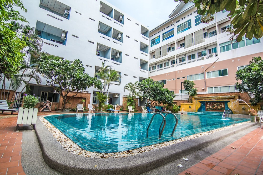 Sutus Court 1 5/66