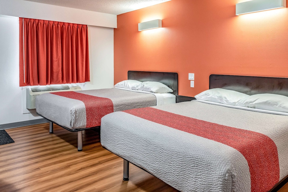 Motel6-Fort Nelson, BC 11/50