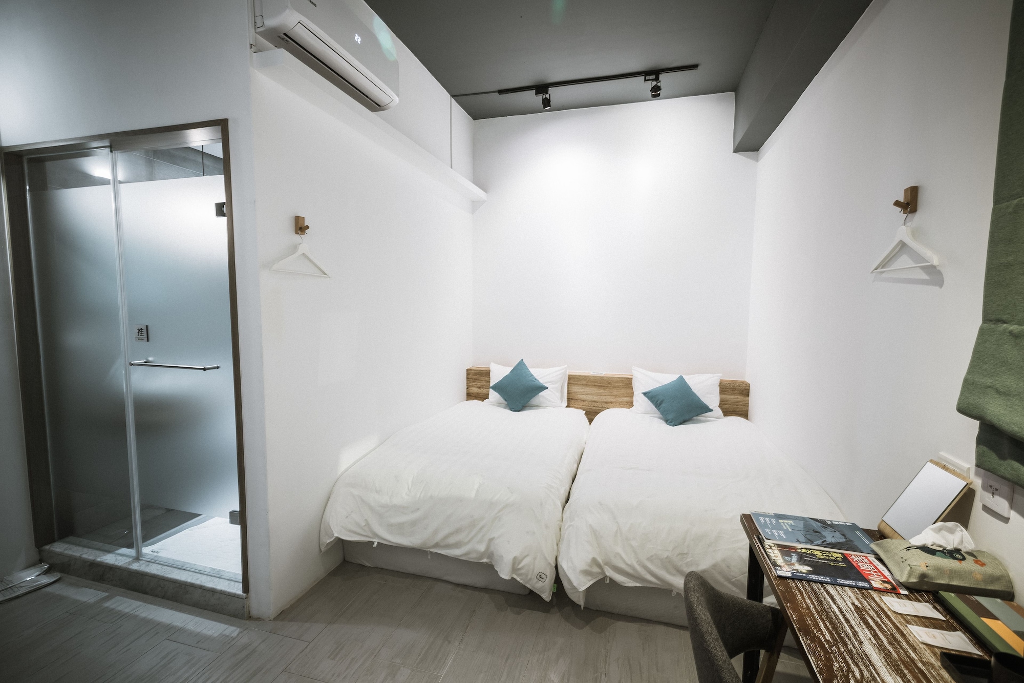 STANDARD, TWIN BEDS