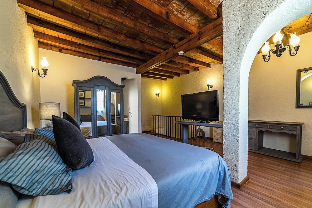 Meson de La Merced Hotel And Suites 5/38