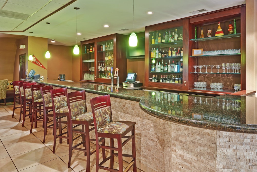 Holiday Inn Bloomington 43/53