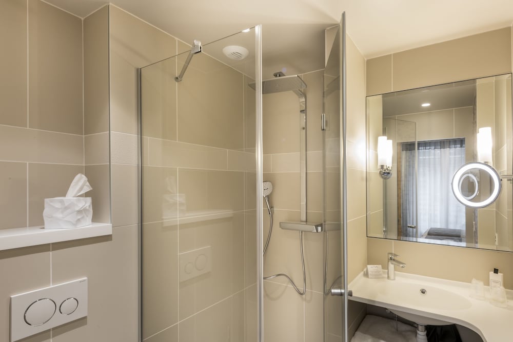 جناح جونيور بسرير كوين مع أريكة، Hotel Magellan 10/10
