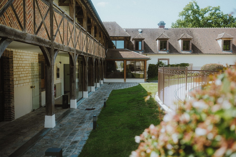 DOMAINE DU RONCEMAY 38/41