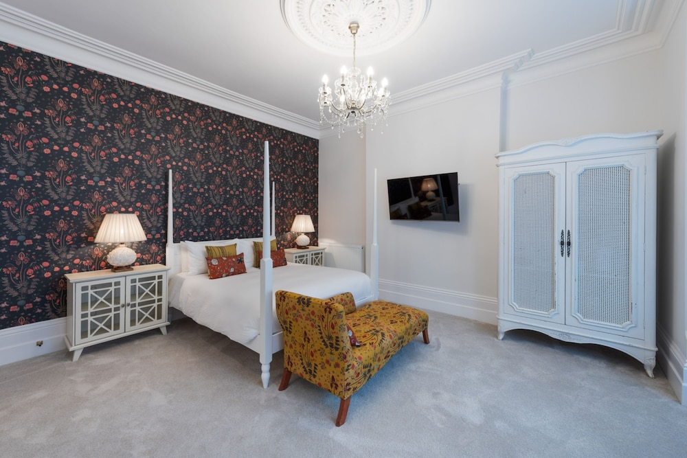 The Clarence Hotel 29/46