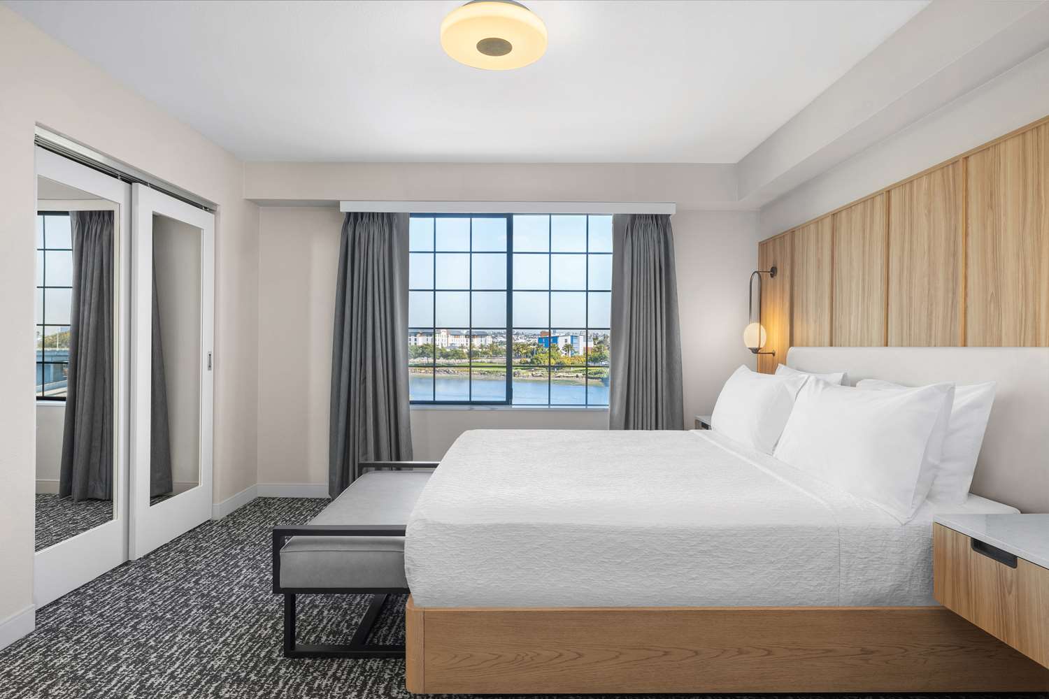 1 Bedroom, Suite, King Bed, Bay View