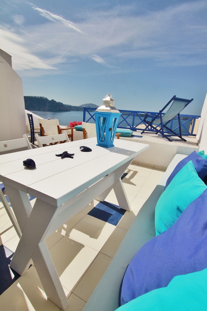 Blu Blanco Cave House 26/47