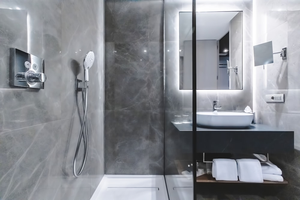 RADISSON BLU MADRID PRADO 72/74