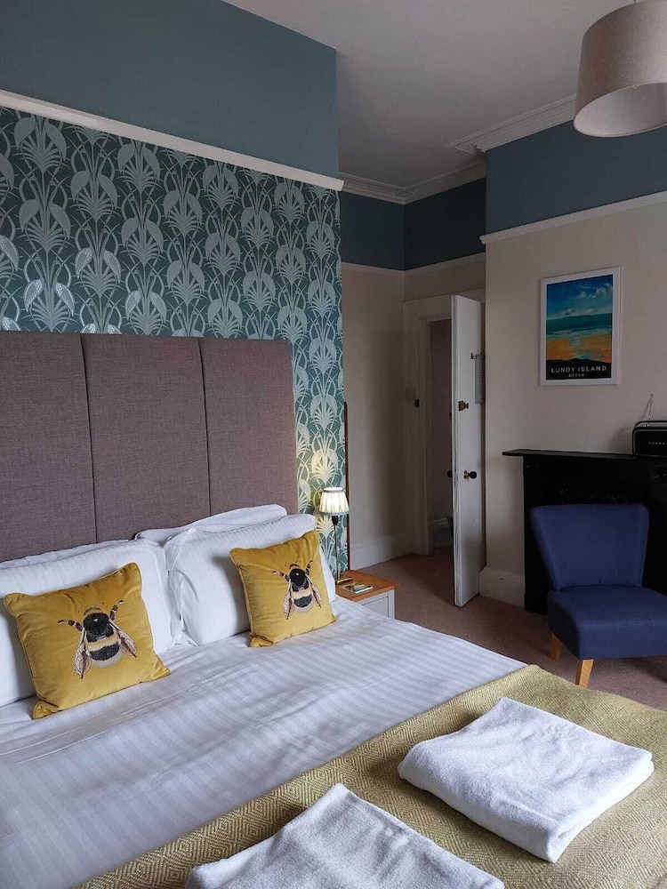Laston House 18/50