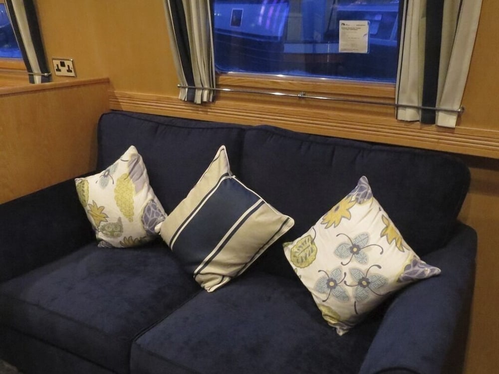 Houseboat Hotels - Hotel boat 10/31