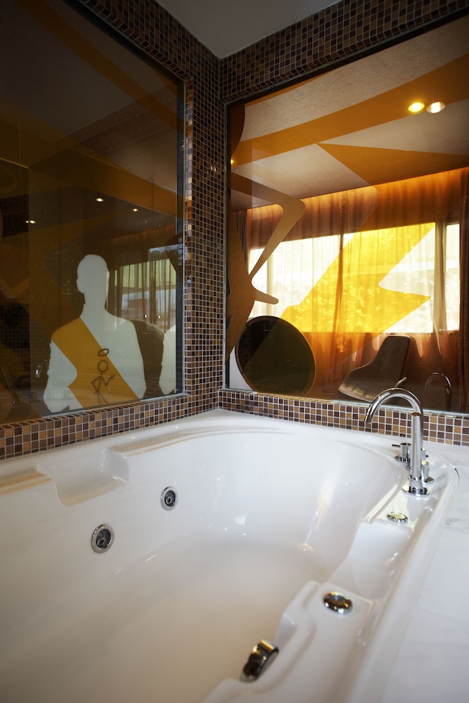Hotel Re Pearl S Hill 47/50