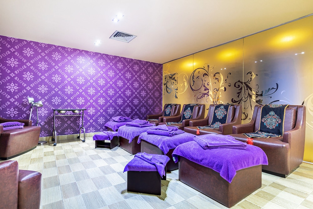 Dhaka Regency Hotel and Resort 33/64