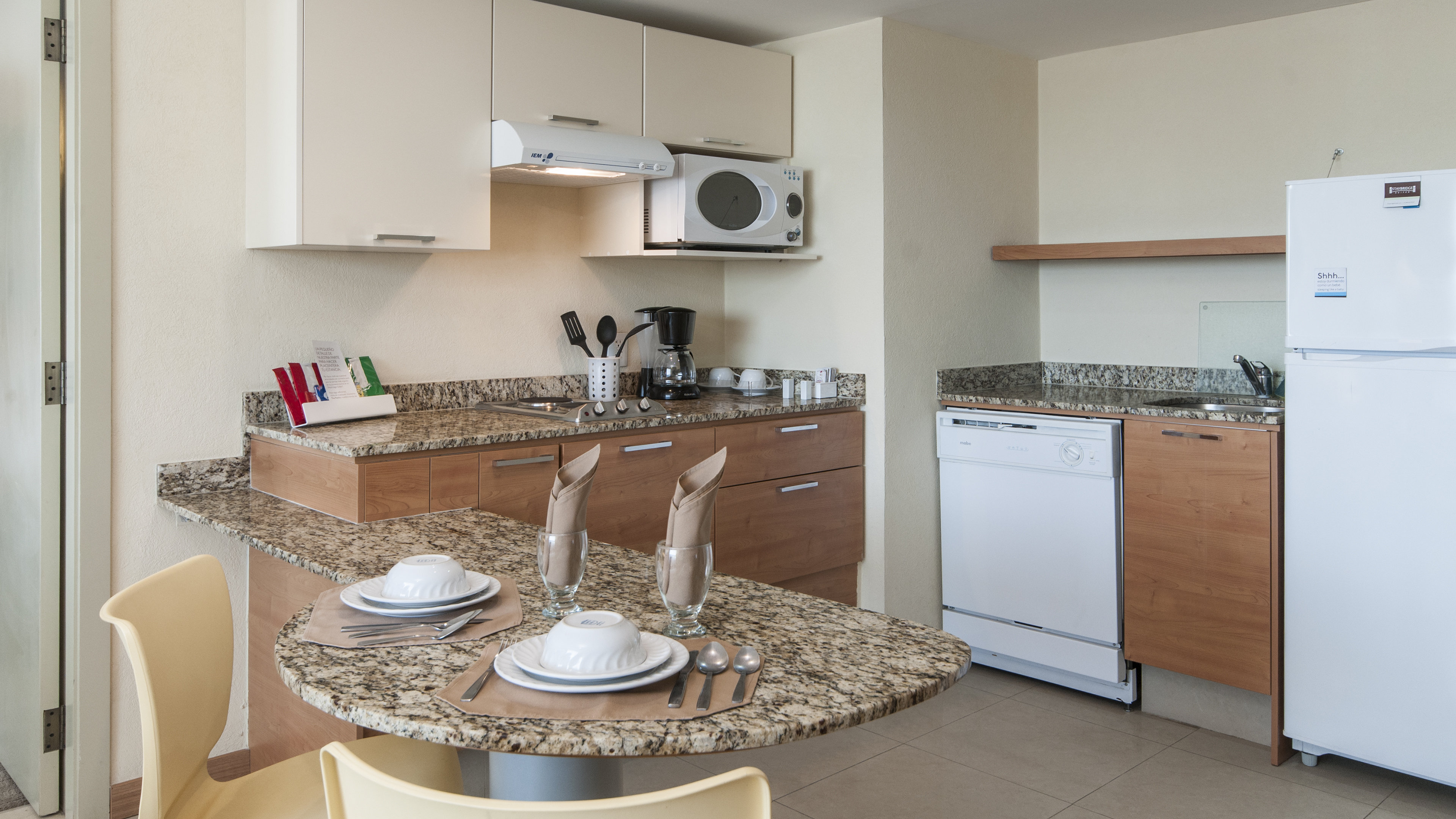 Staybridge Suites Guadalajara Expo 39/49