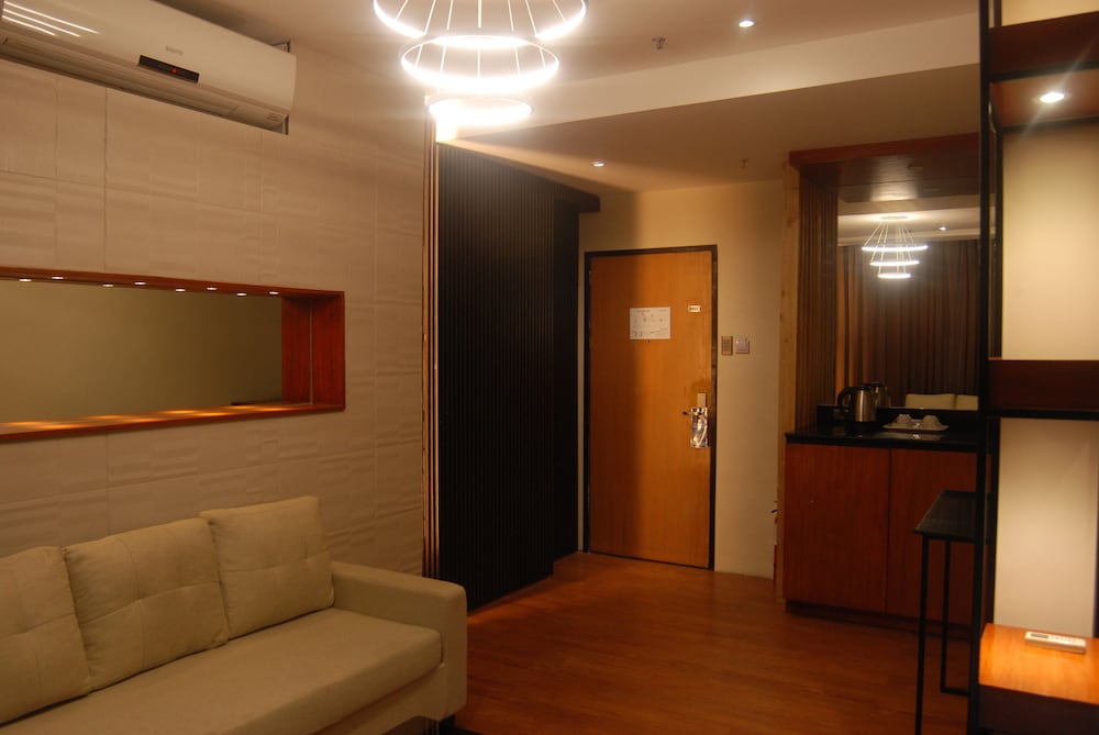 Golden Peak Hotel and Suites powered by Cocotel 38/63