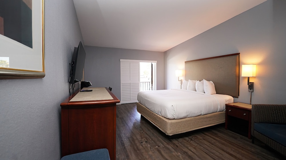 Seaside Inn & Suites 20/43