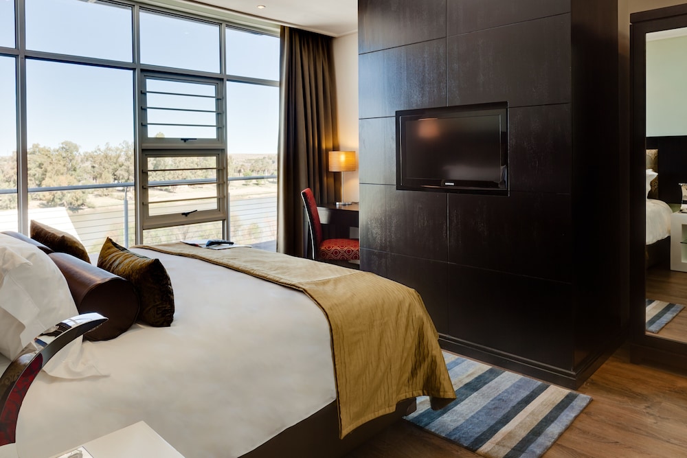 The Oasis Hotel 22/44