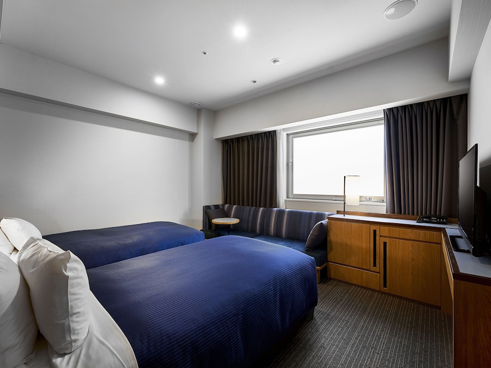 ROOM, TWIN BEDS