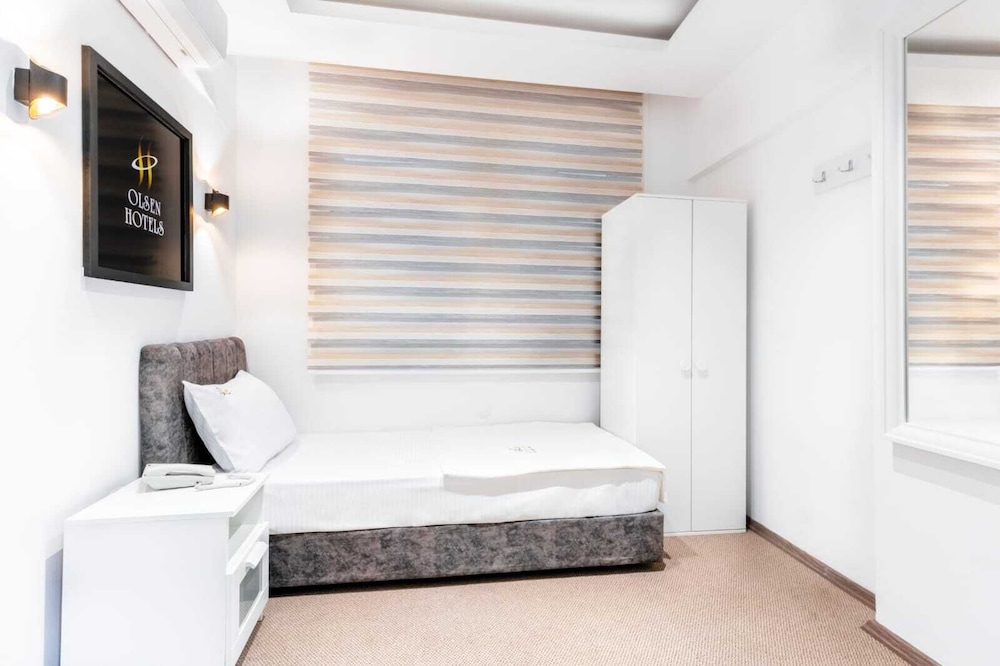 Olsen Hotels 22/48