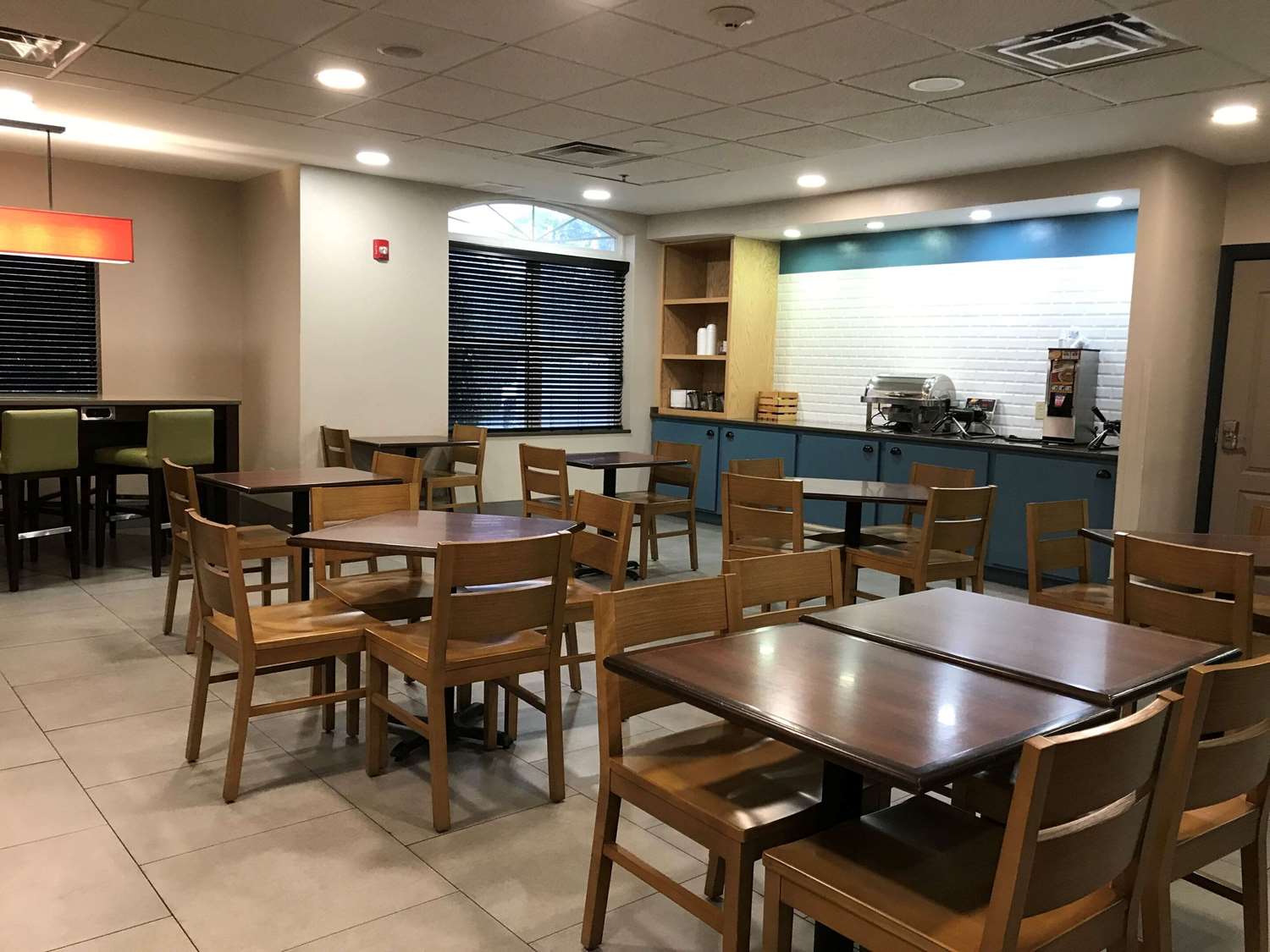 Country Inn & Suites By Radisson, Emporia, VA 28/37