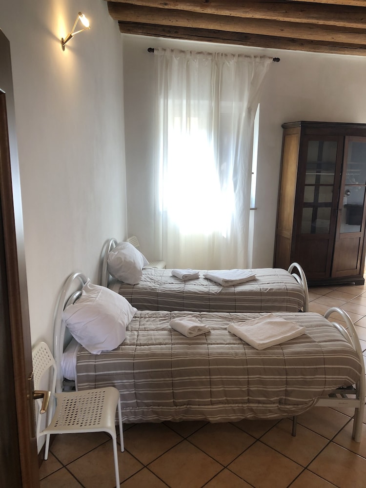 Ai Leoni 15/50