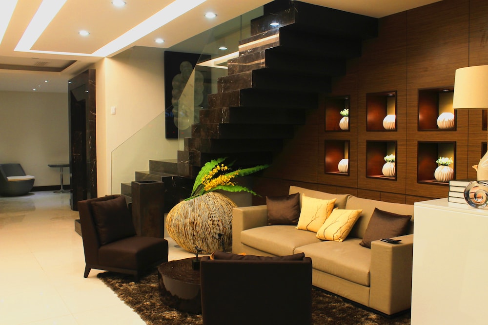 Avenue Suites Hotel 47/65