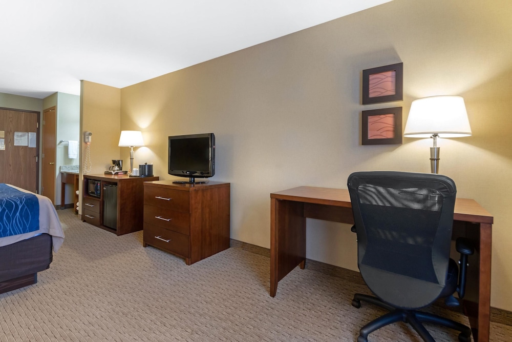 Comfort Inn Iron Mountain North 30/36