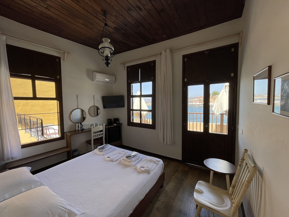 Captain Vasilis Hotel 4/56