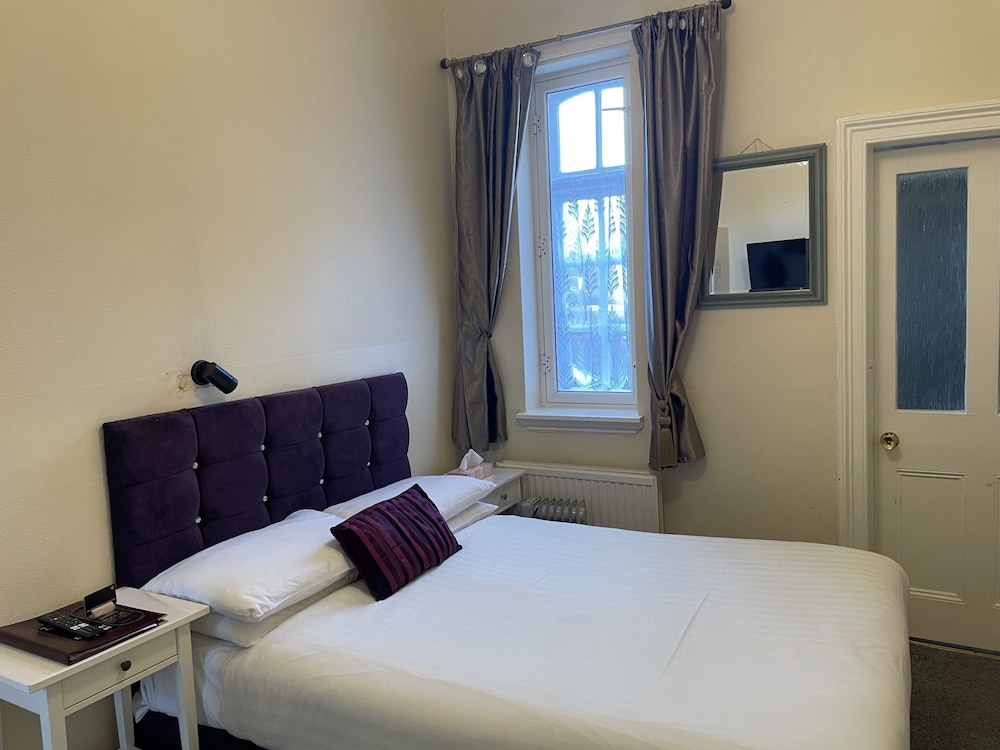 OYO Diamonds Inn 22/70
