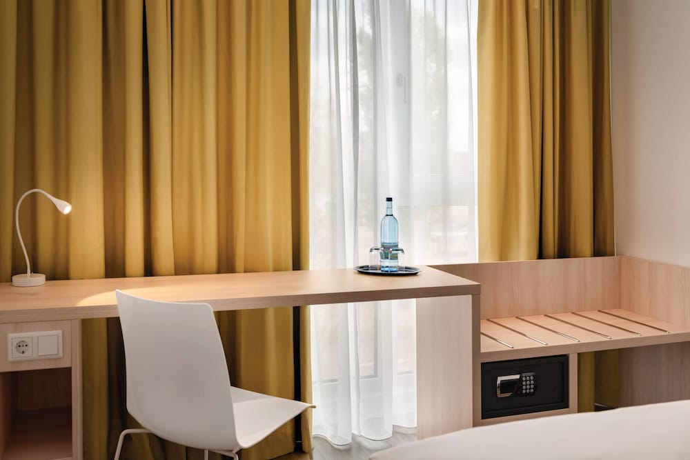 Super 8 by Wyndham Augsburg 36/53