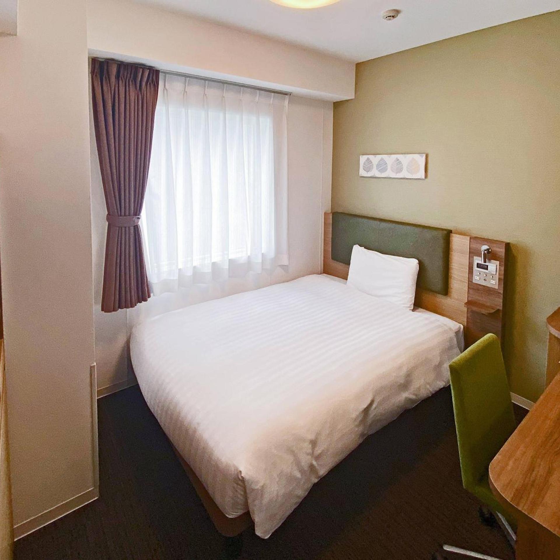 ROOM, DOUBLE BED