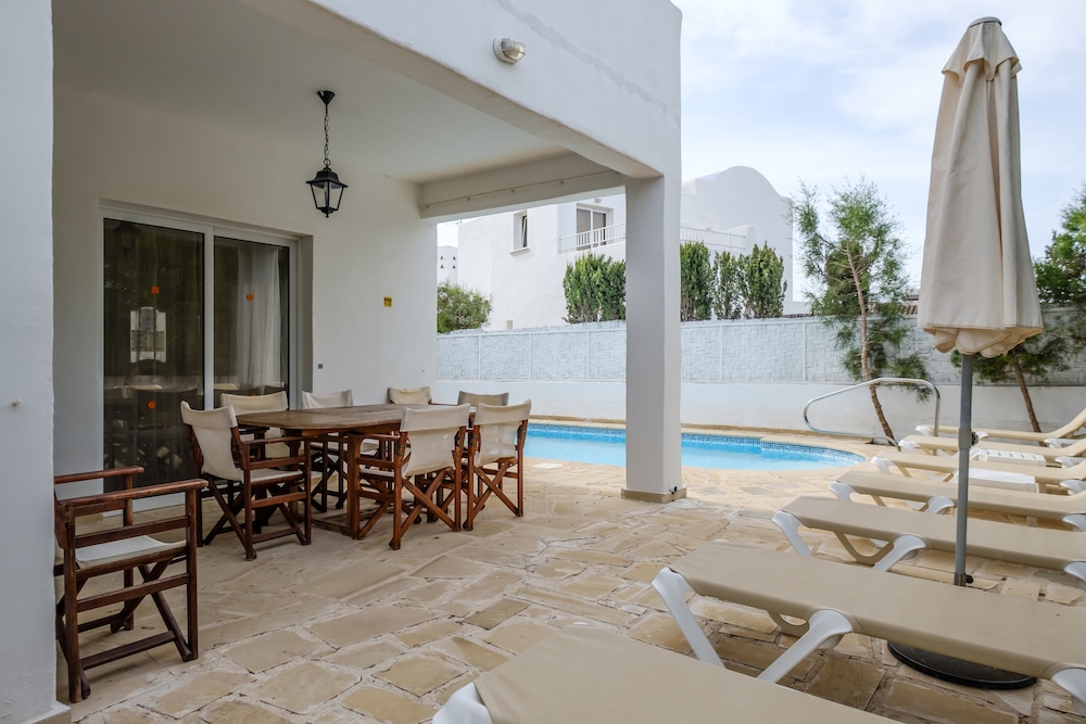 Thalassines Beach Villas 16/50