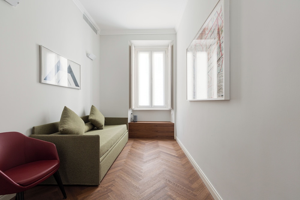 Brera Apartments In San Babila 32/50