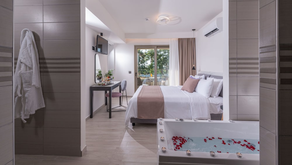 Imperial Palace - Adults Only 46/47