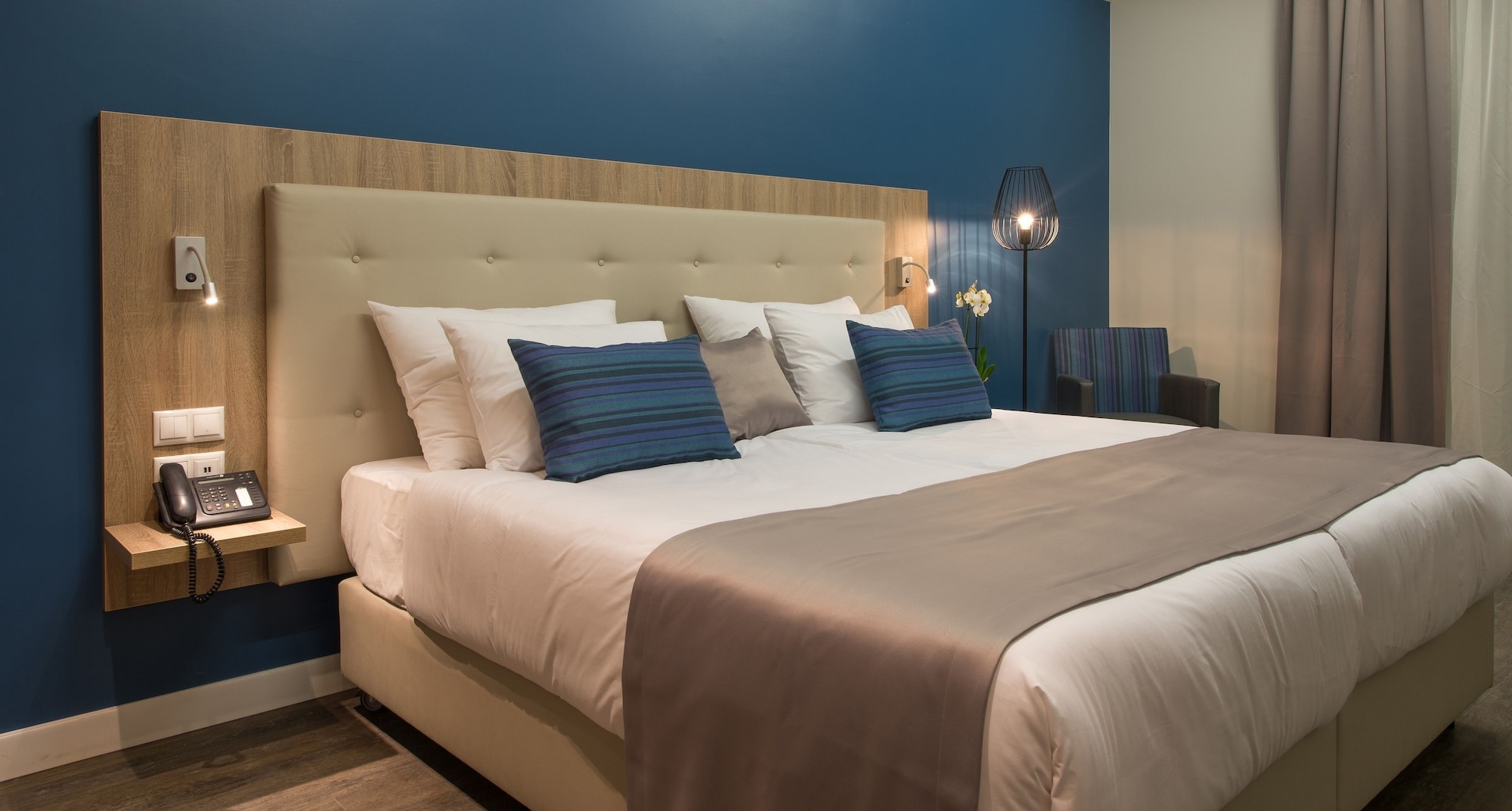 SUPERIOR, DOUBLE OR TWIN BED