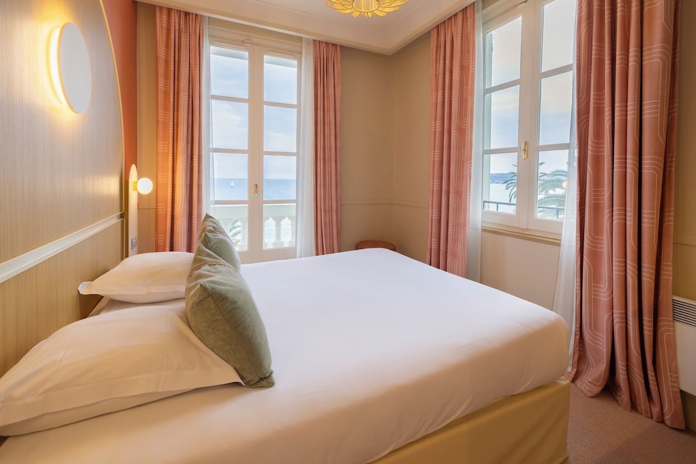 Hotel Vacances Bleues Le Balmoral 27/75