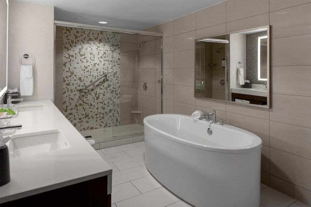 Hyatt Place Athens Downtown 61/62