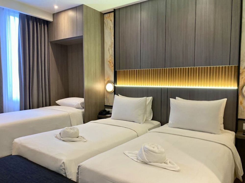 Super, Express, Triple, Twin Beds, Murphy Bed