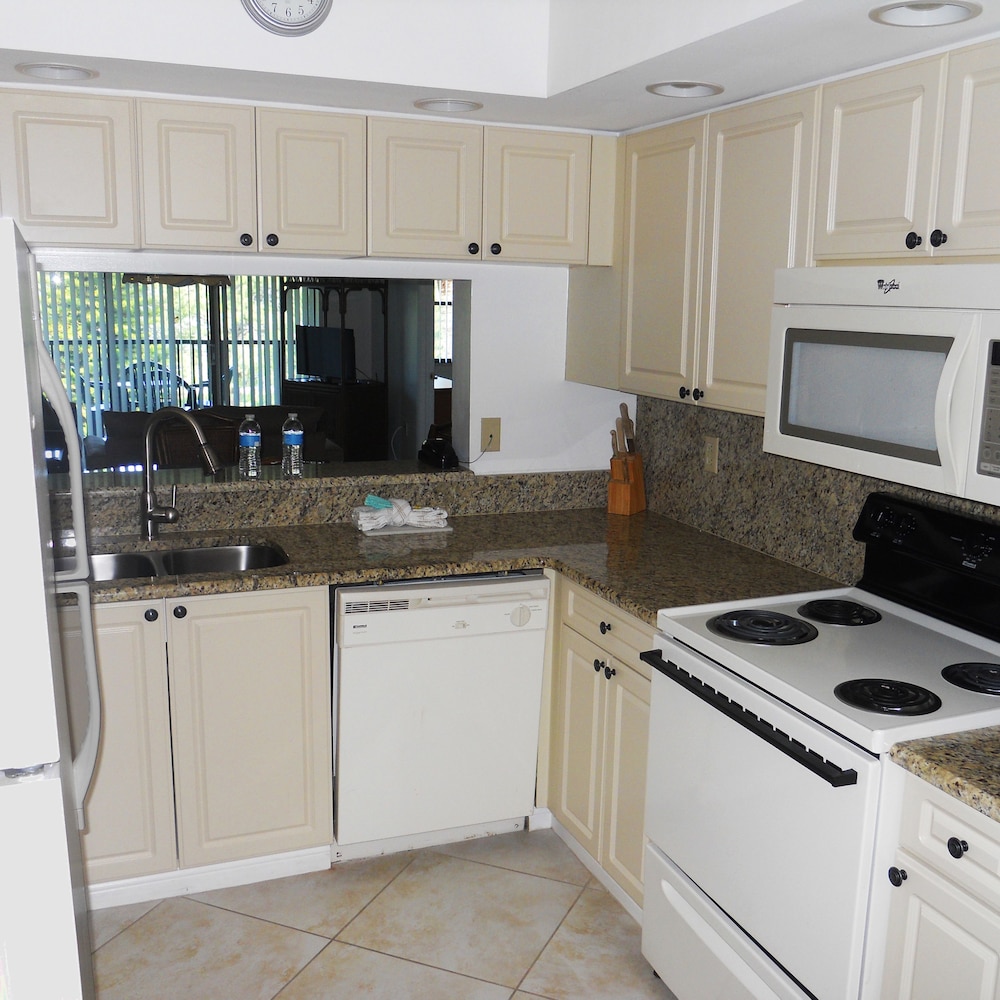 Shorewalk Vacation Villas 27/45