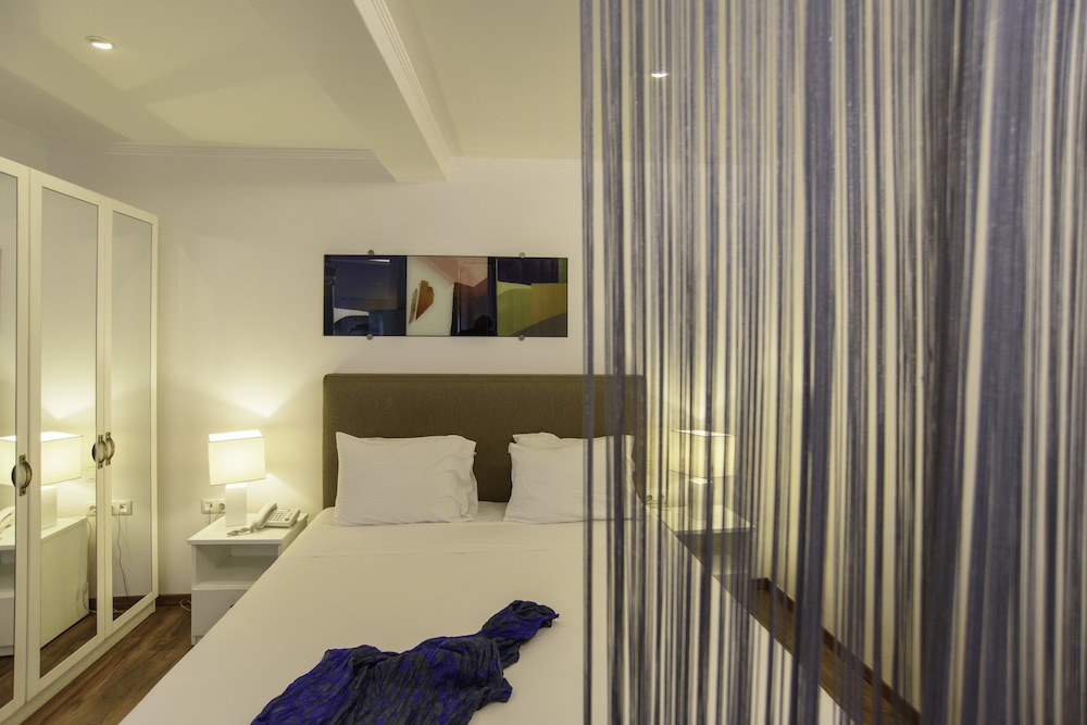 La Mer Deluxe Hotel and Spa 20/75
