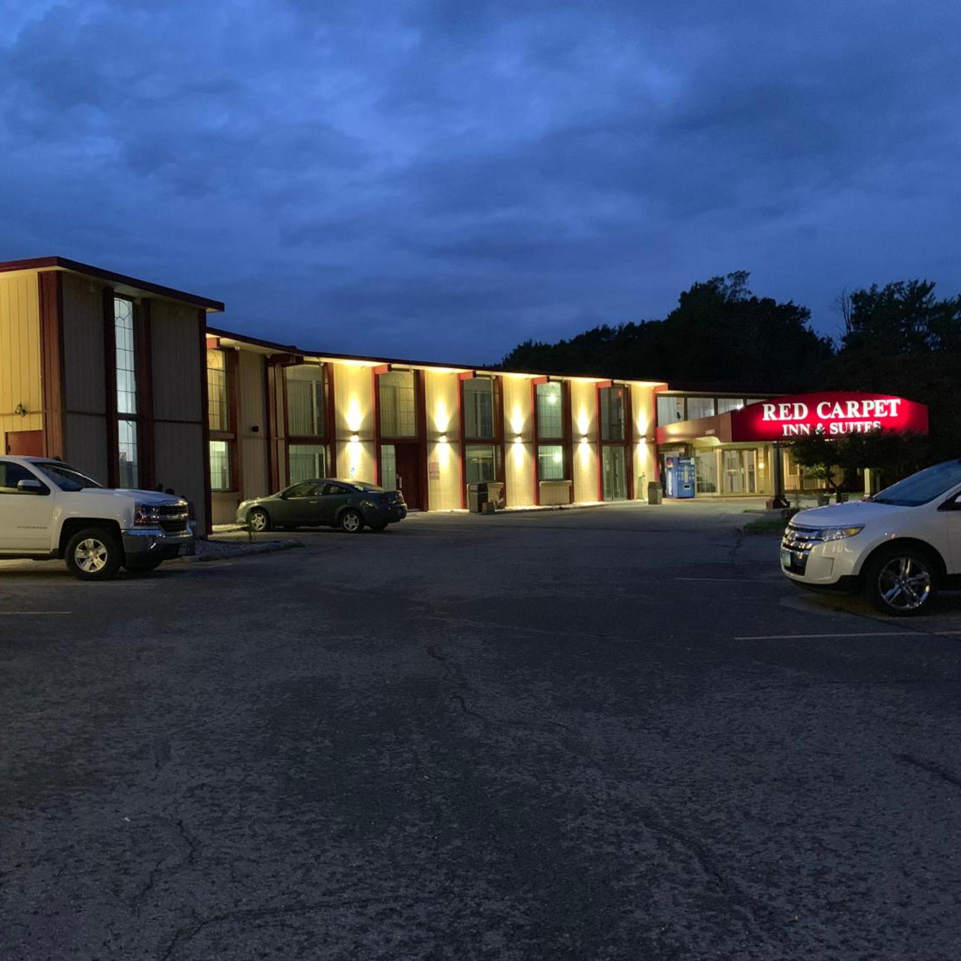 Red Carpet Inn & Suites 47/50