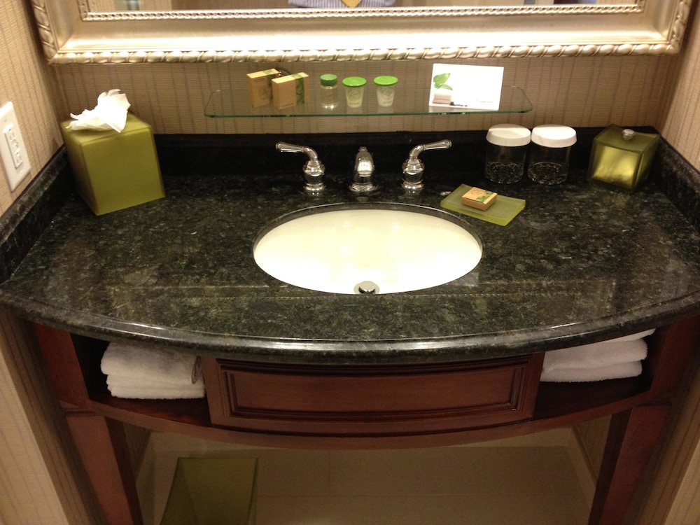Town & Country Inn and Suites 31/36